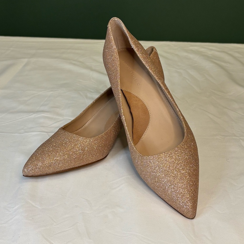 Banana Republic Madison 12-Hour Kitten-Heel Pump Champagne Glitter Shimmer Sz 8